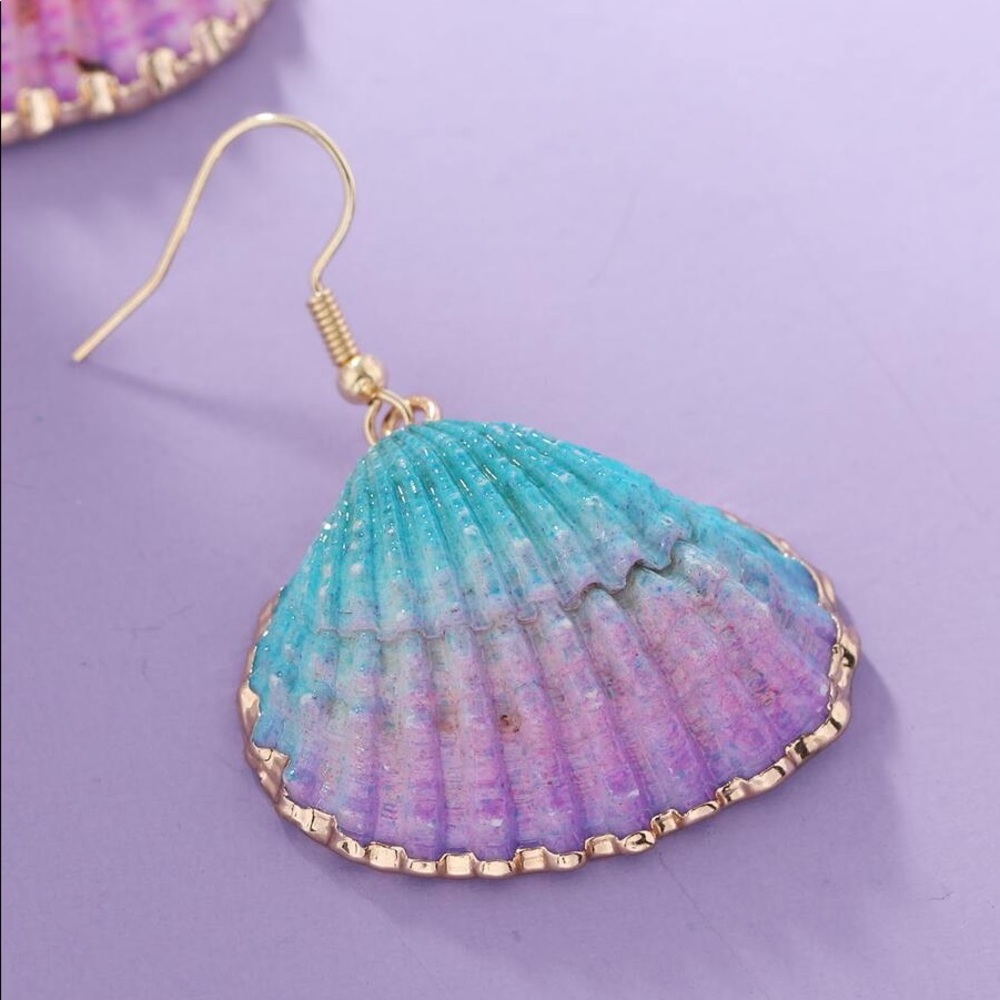 Mermaid Shell Dangle Earrings, Gold Trim, genuine seashell - Picture 3 of 3